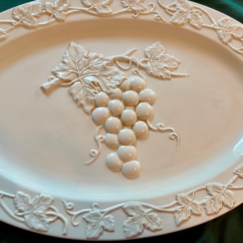 Elegant Cream Serveware Platter with Grape Design